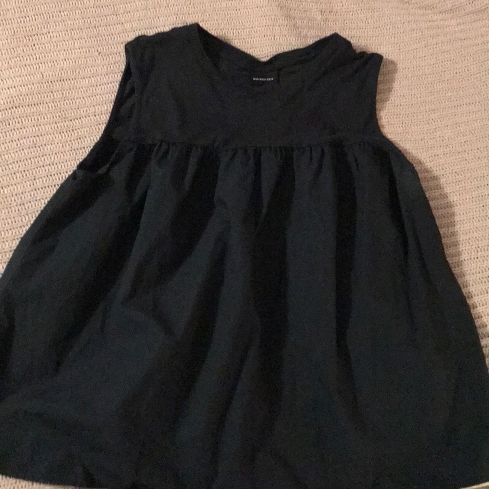 Sleeveless shirt